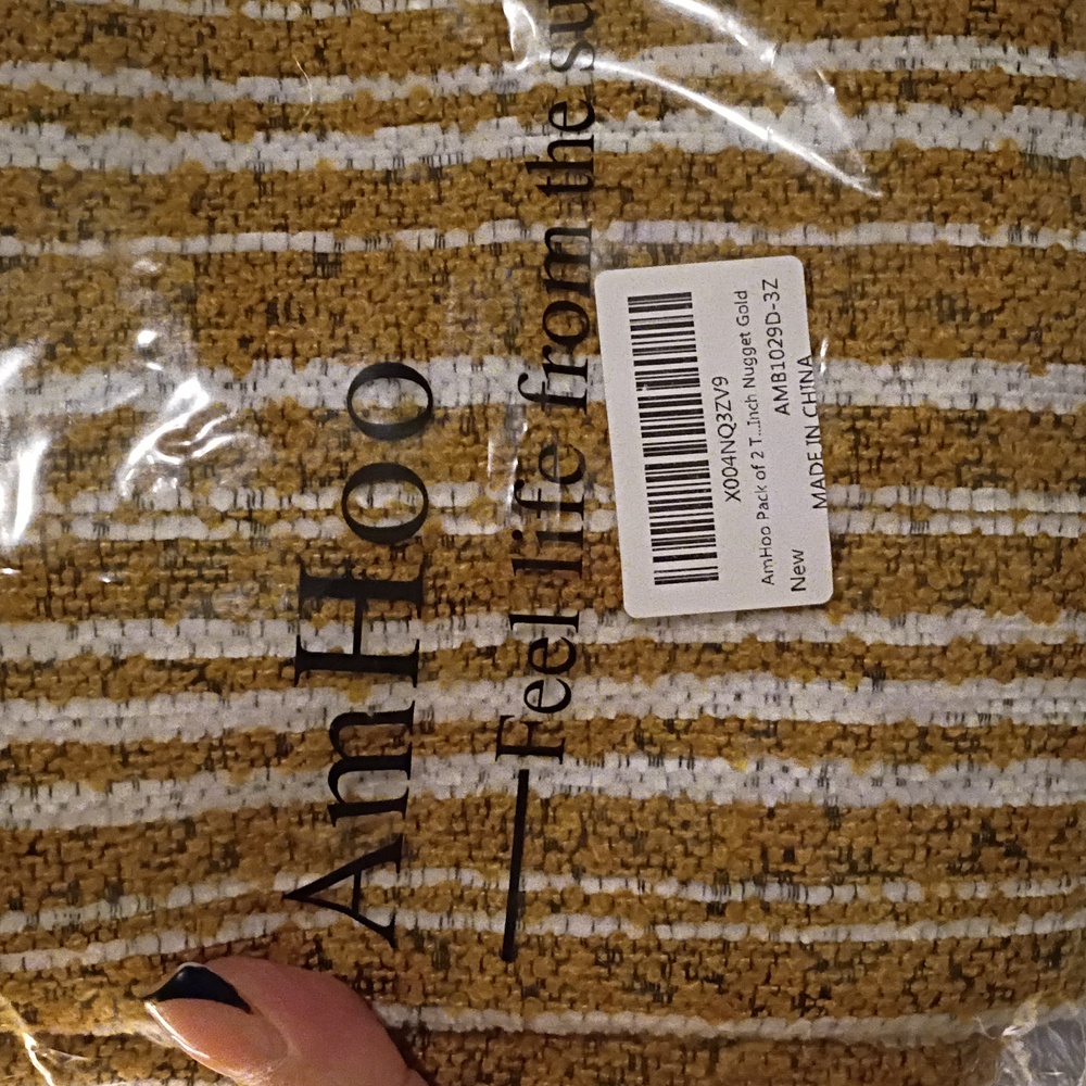 Pack of 2 Textured 18x18 Boucle Throw Accent Pillow Covers Nugget Gold New - Picture 5 of 5